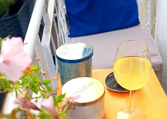 By Cathedral * Čenstochová